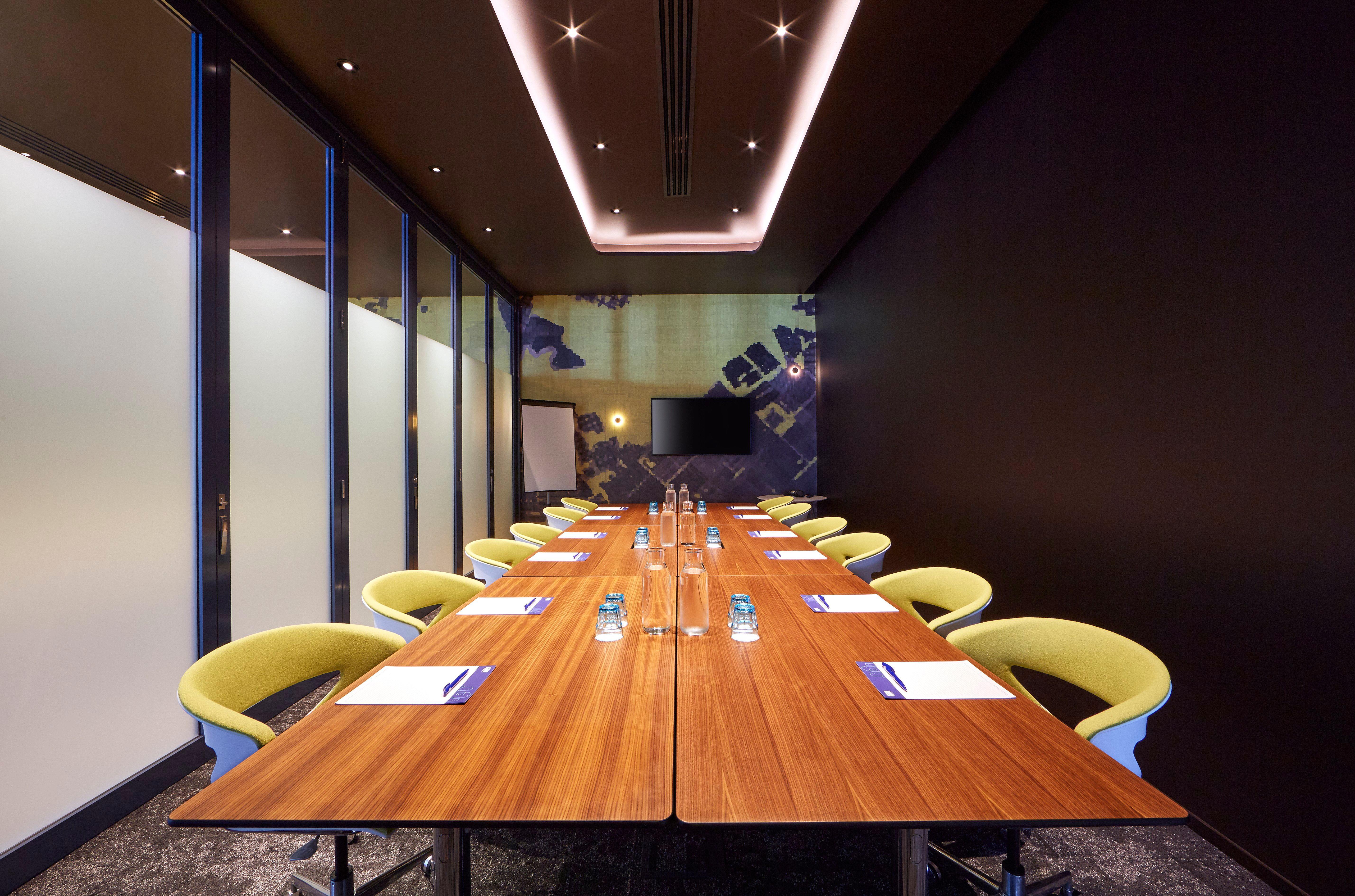 Holiday Inn Express Newcastle By Ihg Exterior photo