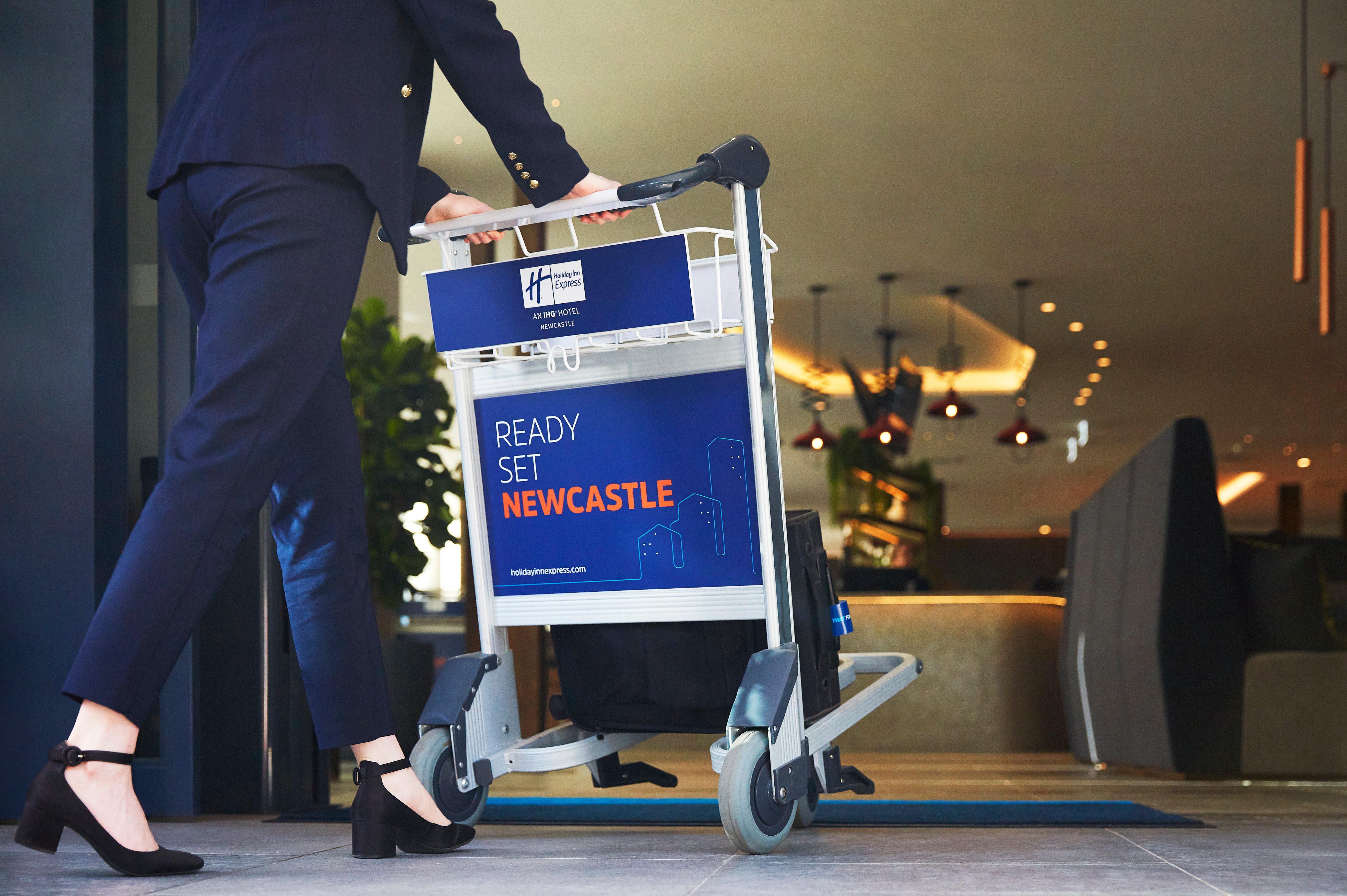 Holiday Inn Express Newcastle By Ihg Exterior photo