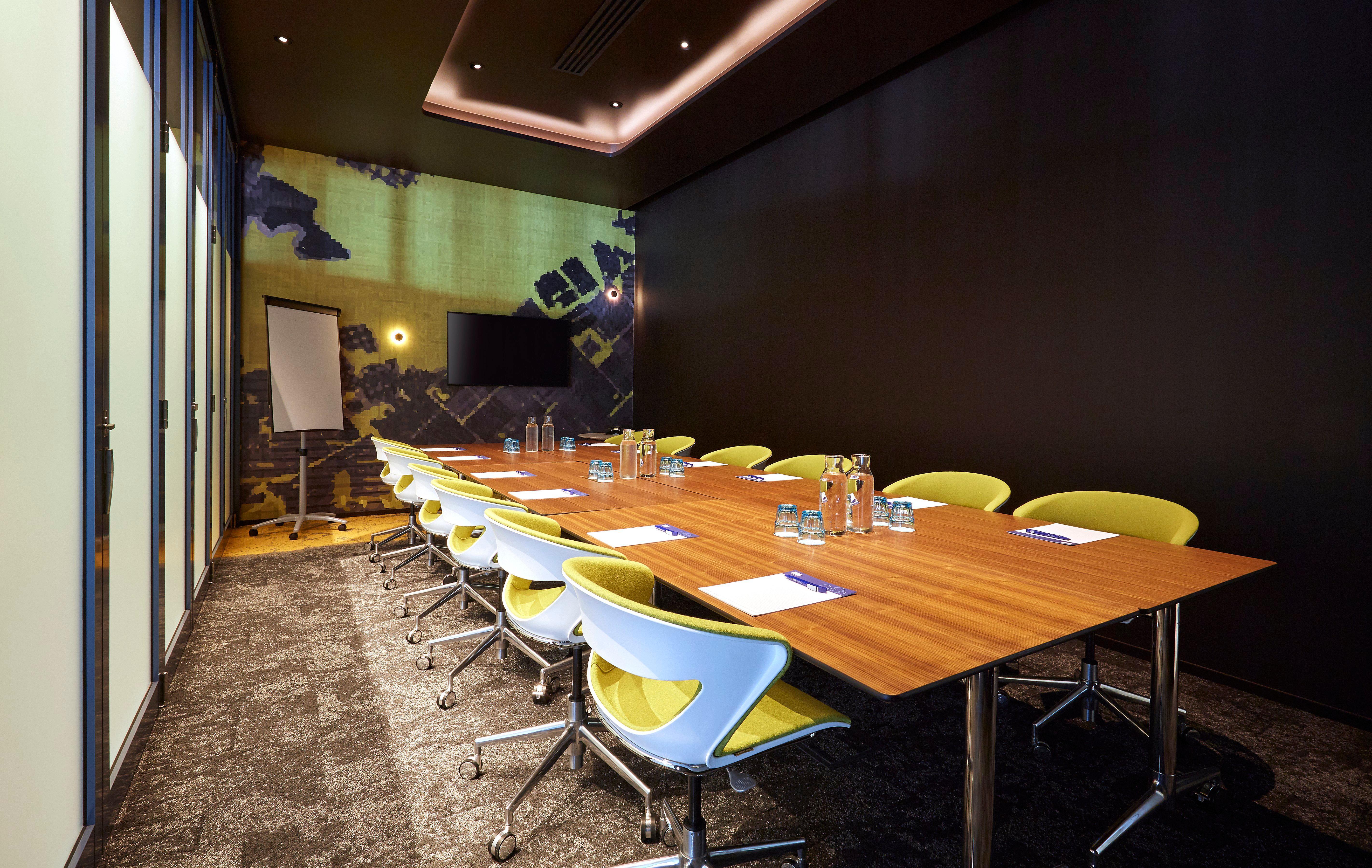 Holiday Inn Express Newcastle By Ihg Exterior photo