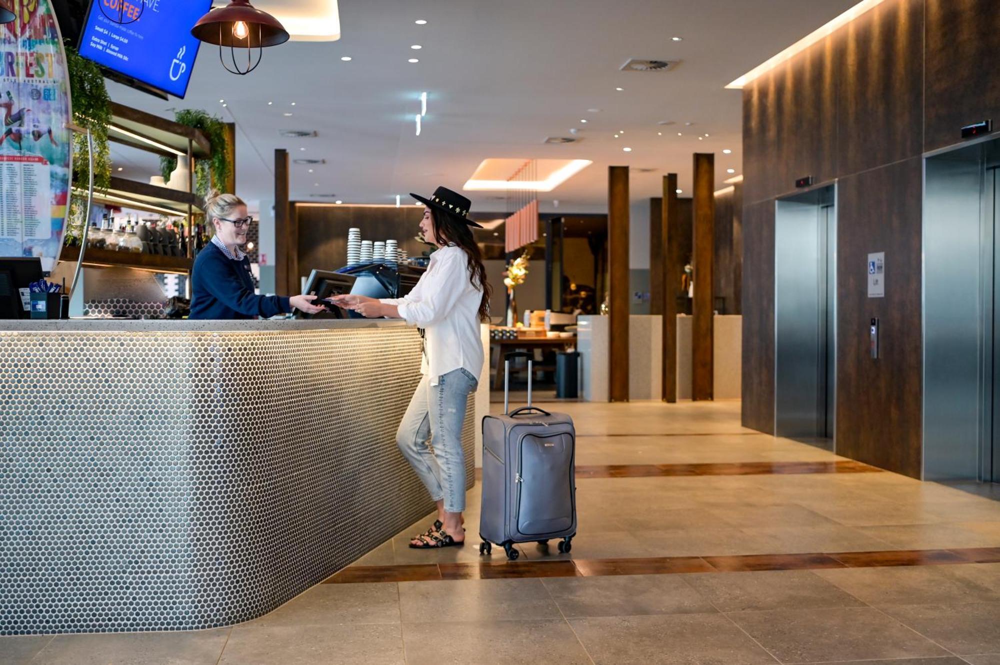 Holiday Inn Express Newcastle By Ihg Exterior photo